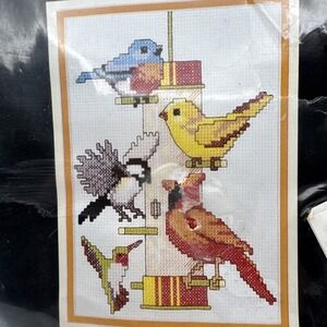 Horizon Cross‎ Stitch Kit Bird Feeder Cardinal Hummingbird Vintage 80s
